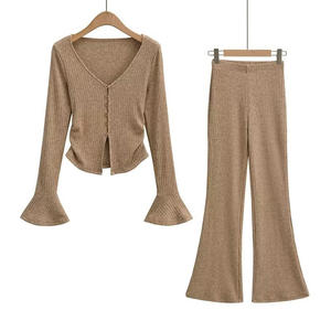 Costume décontracté sur mesure cardigan tricoté col en V coupe ajustée court <span class=keywords><strong>femme</strong></span> haut <span class=keywords><strong>pantalon</strong></span> <span class=keywords><strong>évasé</strong></span> <span class=keywords><strong>pantalon</strong></span> décontracté costume - Product Image 6