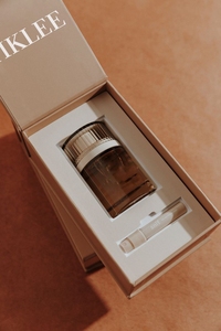 Caja <span class=keywords><strong>de</strong></span> perfume con logotipo personalizado <span class=keywords><strong>de</strong></span> lujo Caja <span class=keywords><strong>de</strong></span> papel <span class=keywords><strong>de</strong></span> aceite esencial Caja plegable con imán - Product Image 2