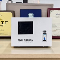 Régulateur de tension automatique SVC AC 5 kVA en cuivre à longue durée de vie avec tension d'entrée/sortie personnalisée pour les écoles aux Philippines