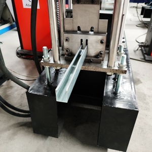 מכונת עיצוב פרופילים למסילות הכוונה, מכונת עיצוב פרופילים לדלתות תריס גלילה, מכונת ייצור תחתית לדלתות תריס גלילה - Product Image 2