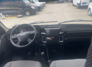 Autobús <span class=keywords><strong>Iveco</strong></span> Daily <span class=keywords><strong>2022</strong></span> de Segunda Mano, Multipropósito, Distancia Entre Ejes Corta, Techo Medio, Camión con Dos Neumáticos Traseros - Product Image 4