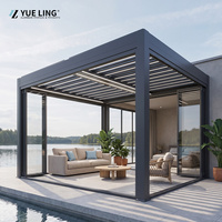 Pergola en aluminium à lames orientables sur mesure pour entrepreneurs et constructeurs, pour cour, avec lames réglables