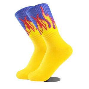 Échantillon Gratuit - Chaussettes Tube de Sport Streetwear Tendance à Motif Flamme - Chaussettes Unisexe de Luxe Décontractées en Coton pour Hommes avec Design Feu - Vente en Gros - Product Image 6