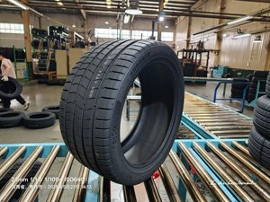 Neumático Aurunze Optimizado con Patrón de Bloque Silencioso Escalonado de 19 Pulgadas, de Buena Calidad para Autos de Pasajeros, para Viajes de Alta Velocidad - Product Image 3