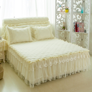 Cubrecama de Lujo Tamaño King/Queen, con Encaje y Volantes, 1 Pieza - Product Image 6