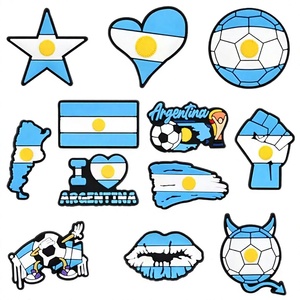 Breloque personnalisée en caoutchouc pour sabot de football, motif icônique, accessoires de dessin animé sur mesure, vente en gros, fabriqué au Vietnam - Product Image 2