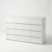 Coiffeuse blanche luxueuse avec peinture pulvérisée, design unique, incluant une chaise escamotable et des tiroirs de rangement