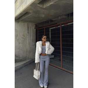 Vestido tipo blazer ajustado de lana teñida con diseño estampado y botones, disponible en largo y corto, de algodón color camel, modelo Vania para abrigo de piel de zorro blanco. - Product Image 1