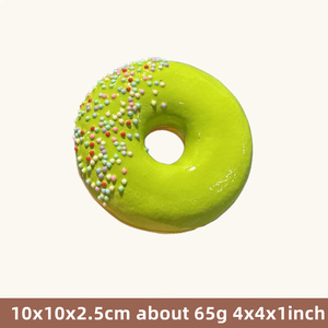 Donut Navideño de 4 Pulgadas, Color Matcha, con Mermelada de Pistacho, Modelo de Comida Artificial, Donuts de Chocolate, Nuez Verde, Azúcar, Frijol, Pan - Product Image 6