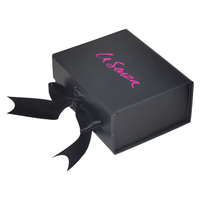 Individuell Bedruckte Geschenkbox mit Schleifenband in Rosa und Schwarz, Rechteckige Magnetverpackung