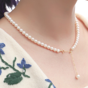 Collier pour femme en argent 925 avec perles d'eau douce de 5-6 mm, chaîne de clavicule avec imperfections circulaires - Product Image 1