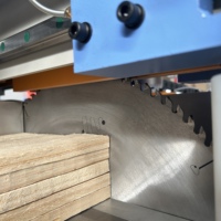 Système d'alimentation automatique à commande numérique CNC de haute précision avec moteur pour machine de découpe de blocs de palettes en bois