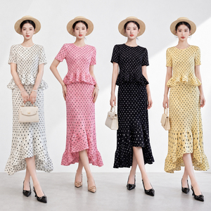 Conjunto de 2 Piezas Plisado Miyake para Mujer, Estilo Coreano, Elegante y Casual, Minimalista, Plisado a Mano con Estampado de Lunares y Volantes, Primavera-Verano - Product Image 5