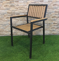 Chaise de salle à manger d'extérieur en plastique, bois et acier pour jardin, terrasse, restaurant