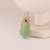 Haute qualité couleur naturelle luciole cristal pierre pointu hexagone colonne aromathérapie bouteille cristal collier hommes femmes