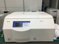 Centrífuga de Laboratorio de Sobremesa de Gran Capacidad y Baja Velocidad con Sistema Refrigerado de Preenfriamiento, Motor DC sin Escobillas, 4752xg RCF Máximo