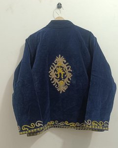 Veste Suzani florale en velours bleu faite à la main, style bohème, pour festival, manteau long, exportateur OEM, fabricant Inde - Product Image 4