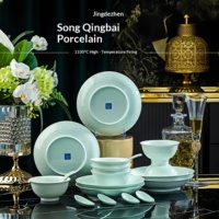 Bol, assiette et plat haut de gamme en porcelaine blanche de Jingdezhen, style chinois, motif floral fait main, couleur sous-glaçure bleu et blanc