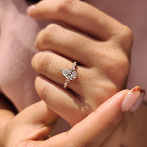 Bague en diamant de laboratoire contemporain de qualité supérieure, bande simple, pierre précieuse étincelante, idéale pour les occasions élégantes, bijoux raffinés - Product Image 3