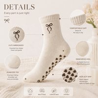 Chaussettes de Pilates personnalisées antidérapantes, faible MOQ, OEM ODM, logo brodé, chaussettes de yoga en coton pour femmes