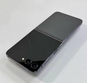 Venta al por mayor de segunda mano para Samsung Z Flip <span class=keywords><strong>5G</strong></span> Teléfono Android 256GB Versión original de EE. UU. LTE - Product Image 3