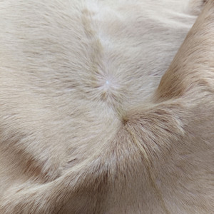 Matériau en peau de vache véritable en cuir de veau de couleur pure pour la fabrication de pantoufles de veste de sac - Product Image 5