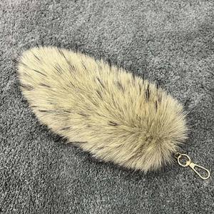 Bolso de cola de zorro de piel sintética suave, colgante de mochila de Metal con llavero de coche de piel de felpa y accesorio de joyería de plástico PU, forma de bola de piel - Product Image 2
