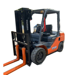 Carretillas elevadoras Toyota de 3 toneladas 8F UsedToyota Carretilla elevadora diésel de 3 toneladas Maquinaria en buenas condiciones para restaurantes e industrias minoristas - Product Image 1