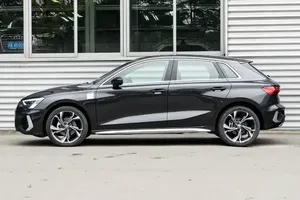 <span class=keywords><strong>Audi</strong></span> <span class=keywords><strong>A3</strong></span> <span class=keywords><strong>Sportback</strong></span> 2020 a fait confiance à la qualité <span class=keywords><strong>Audi</strong></span>, à des <span class=keywords><strong>prix</strong></span> compétitifs, idéale pour les jeunes conducteurs urbains berline - Product Image 3