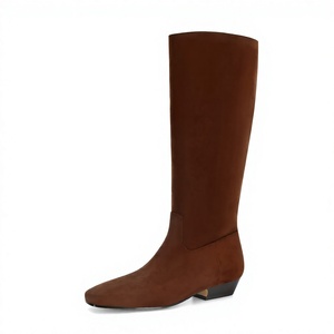 Bottes hautes à talons carrés en daim pour femme, confortables et élégantes, à enfiler, pour mollets larges - Product Image 4