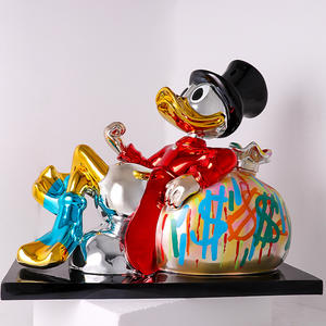 Escultura abstracta de pato Donald tumbado, arte de resina moderno con bloques de color para fanáticos y coleccionistas de dibujos animados - Product Image 1