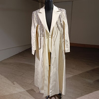 MOQ : 1 pièce |   Manteau de luxe pour homme, industrie lourde, sequins argentés, bordure perlée, patte de boutonnage ample, mode, soirée, dîner, personnalisable