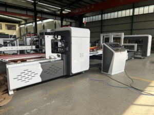 Machine automatique de fabrication de boîtes en carton / Machine à carton / Machine de pliage et de collage de boîtes en carton ondulé pour la fabrication de boîtes en carton - Product Image 3