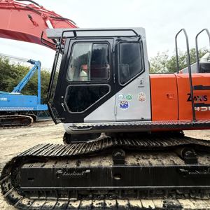 Excavatrice sur chenilles Hitachi Zaxis450 de haute qualité, pesant 40,50 tonnes, en bon état et dotée de fonctions puissantes - Product Image 6