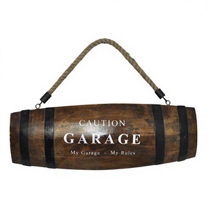 Décoration murale de garage style ferme rustique, plaque décorative en bois durable en forme de baril, avec message de précaution - Product Image 1