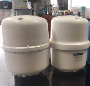 Réservoir d'expansion en plastique moulé de haute qualité pour osmose inverse, fabricant de réservoirs sous pression pour purificateurs d'eau - Product Image 1