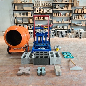 Fabricante de ladrillos móvil <span class=keywords><strong>manual</strong></span> con sistema de mezcla | Máquina de bloques de puesta de huevos movible para ladrillos de cemento y hormigón - Product Image 4