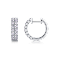 Boucles d'oreilles créoles en argent sterling 925 à double rangée de moissanite pour femme, boucles d'oreilles huggie en moissanite à griffes partagées style éternité