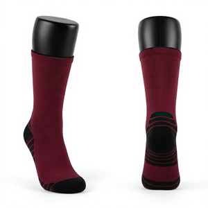 Chaussettes de travail unisexe en tissu extensible premium 200 GSM, polyester et élasthanne, bordeaux et noir, avec revers côtelé, talon et bout renforcés, logo personnalisé - Product Image 1