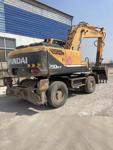 Excavatrice Hyundai 305LC-9 d'occasion, peinture d'origine, excellent état, prix raisonnable. Bienvenue à l'achat ! - Product Image 5