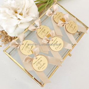 Gepersonaliseerde Duidelijke Acryl Cadeau Tag | 2 "W X 3.5" H | Bruiloft Gunsten - Product Image 1