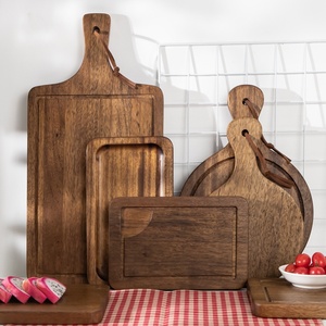 Plateau à <span class=keywords><strong>steak</strong></span> artisanal en bois naturel durable de qualité supérieure, forme irrégulière, planche de service pour pizza et charcuterie, qualité hôtelière, durable - Product Image 3