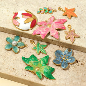 En gros Titane Acier Émail Ronde Perle Fleur <span class=keywords><strong>Feuille</strong></span> <span class=keywords><strong>D</strong></span>'érable Charmes En Acier Inoxydable <span class=keywords><strong>Feuille</strong></span> De Lotus Pendentif pour DIY Fabrication De Bijoux - Product Image 3