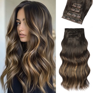 <span class=keywords><strong>GLADYS</strong></span> Juego de 4 Extensiones de Cabello Sintético Largo y Ondulado Natural con Clip, 22 Pulgadas, para Mujer, en Color Marrón, Rubio y Negro - Product Image 1