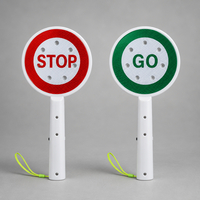 Panneau de signalisation routière LED rechargeable avec lampe torche intégrée pour la sécurité extérieure