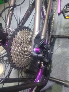 Bicicleta de Alta Calidad para Adultos, 27 Velocidades, Cuadro Ligero de Aluminio, Horquilla con Amortiguación, Frenos de Disco Hidráulicos, Pedales Estándar de Acero ZXC-8 - Product Image 2