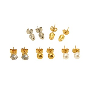 Boucles d'oreilles Huggie en acier inoxydable plaqué or 18 carats imperméables BM pour femmes Style de <span class=keywords><strong>goujon</strong></span> à la mode avec pierre principale en Zircon - Product Image 1
