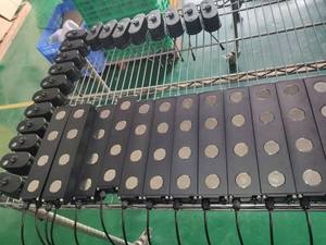 ระบบไฟเลเซอร์นำทางแบบชาร์จซ้ำได้สำหรับระบุตำแหน่งพาเลทที่แนะนำ - Product Image 6