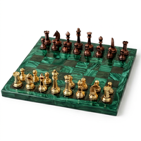 Jeu d'échecs de luxe en laiton, plateau style marbre vert, pièces en métal cuivre doré, fait main, décoratif, jeu de stratégie de table traditionnel