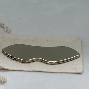 Grattoir Gua Sha en acier inoxydable personnalisé avec logo, pour lifting du <span class=keywords><strong>visage</strong></span>, mini grattoir en métal à dents de poisson pour <span class=keywords><strong>massage</strong></span> corporel - Product Image 3